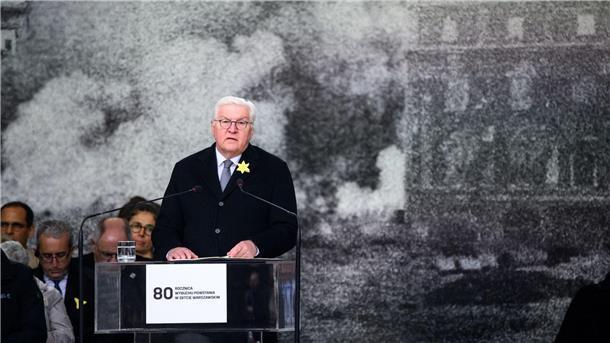 Steinmeier bittet in Warschau um Vergebung für NS-Verbrechen „Ich stehe heute vor Ihnen und bitte um Vergebung für die Verbrechen, die Deutsche hier begangen haben“: Bundespräsident Frank-Walter Steinmeier in Warschau.