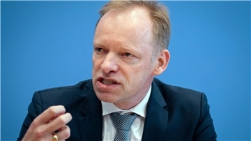 Ifo-Präsident Clemens Fuest sieht mehrere Probleme für die deutsche Wirtschaft.