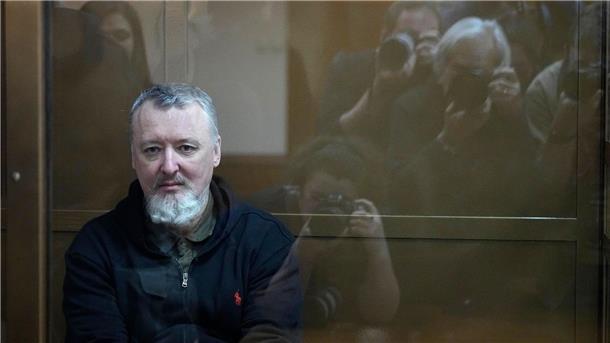 Russischer Ultranationalist Girkin zu Lagerhaft verurteilt Igor Girkin hatte Putin Schwäche, Entschlusslosigkeit und feige Mittelmäßigkeit vorgeworfen.
