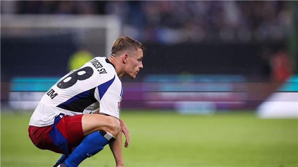 Reicht das? Neu formierter HSV gibt Rätsel auf Ihm unterlief ein Eigentor gegen RCD Mallorca: HSV-Spieler Miro Muheim.