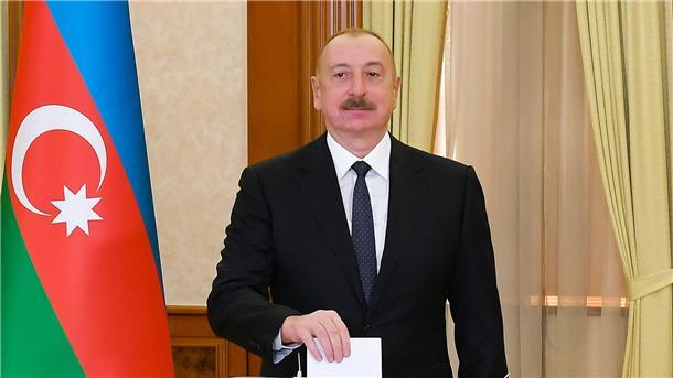 Autoritärer Aliyev in Aserbaidschan wiedergewählt Ilham Aliyev wurde erneut zum aserbaidschanischen Präsidenten gewählt.