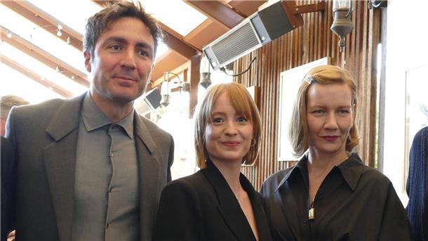 Klassenfahrt zu den Oscars - Deutscher Endspurt in Hollywood Ilker Çatak (l-r), Leonie Benesch und Sandra Hüller nehmen am Empfang von German Films in Los Angeles teil.
