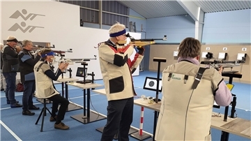 Sportschützen trainieren an einer neuen Schießsportanlage in Nordenham. Im 71. Jahr ihres Vereinsbestehens hat für die Nordenhamer Sportschützen eine neue Ära begonnen. 