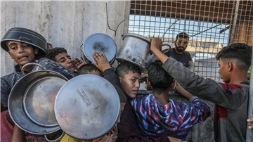 Im abgeriegelten Gazastreifen fehlt es an Lebensmitteln, Wasser und Medikamenten. (Archivbild)