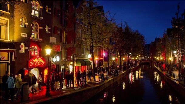 Amsterdam verbietet Kiffen im alten Zentrum Im alten Zentrum von Amsterdam gehen bald die Joints aus.