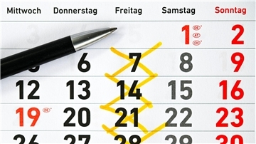 Im Arbeitszeitmodell der Vier-Tage-Woche könnte der Freitag als Arbeitstag wegfallen. (Symbolbild)