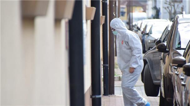 Zwei Geschwister tot in Wohnung entdeckt Im baden-württembergischen Hockenheim (Rhein-Neckar-Kreis) sind am Ostersonntag zwei Geschwister tot in einer Wohnung entdeckt worden.