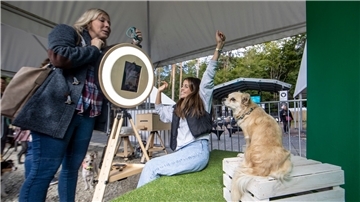 Im besten Licht: Nicht fehlen durfte auf dem Gelände der „German Petfluencer Awards“ natürlich eine Kulisse für Fotoshootings.