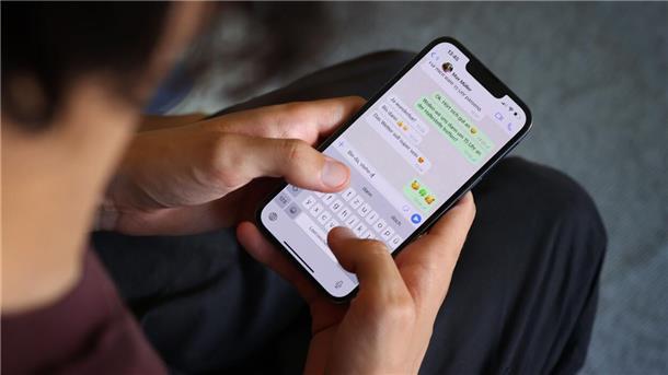 Im Blitztempo auf dem Gratis-Smartphone surfen, davon träumen viele. Doch die Tücken der Handy-Verträge verstecken sich oft im Kleingedruckten.