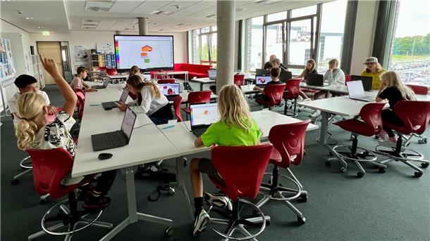 Innovationen mit dem 3-D-Drucker: Ferienspaß in Nordenham Im Einswarder Innovationszentrum haben sich die Ferienpasskinder mit 3D-Druckern beschäftigt - und viel gelernt.