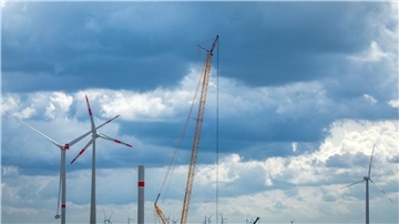 Im ersten Halbjahr 2023 wurden 331 Windräder mit einer Gesamtleistung von rund 1,56 Gigawatt errichtet.