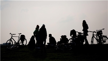 Junge Menschen stellen nur zehn Prozent der Bevölkerung Im EU-Vergleich liegt Deutschland unter dem Durchschnitt. (Symbolbild)