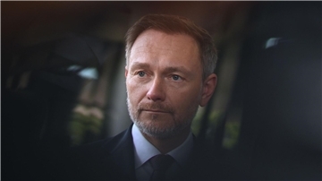 Im Haus von Bundesfinanzminister  Lindner (FDP) versteht man den  Tragfähigkeitsbericht als Appell für tiefgreifende strukturelle Reformen.