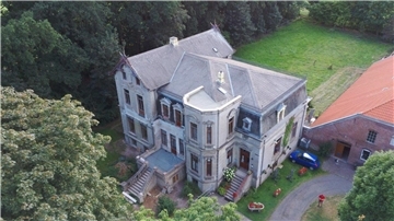 Im Jahr 1869 wurde die Villa Hayen in Elsfleth errichtet.
