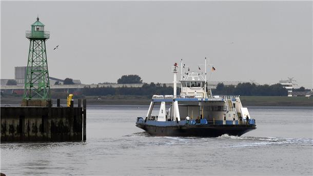 Im Januar pendeln die Fähren nur im 40-Minuten-Takt über die Weser.