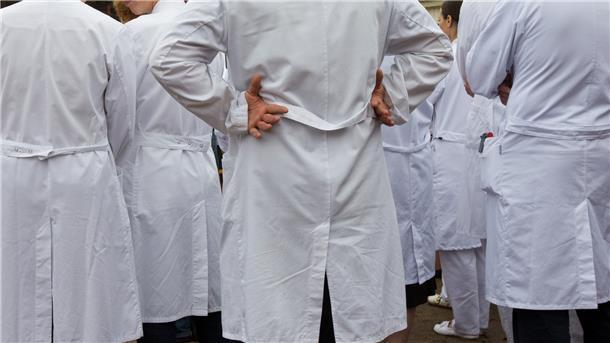 Im Kampf gegen den Ärztemangel schlägt Grünen-Politikerin Doris Hoch ein Gesundheitszentrum vor.