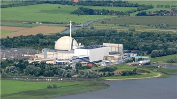 Im Kernkraft Unterweser in Kleinensiel, das hier auf einem Luftbild zu sehen ist, ist es zu einem meldepflichtigen Ereignis gekommen.