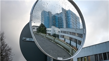 Im Klinikum Bremerhaven-Reinkenheide sind 13 Patienten positiv auf Corona getestet worden.