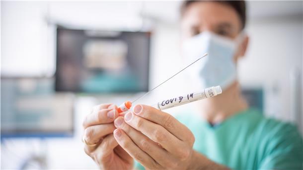 Im Klinikum Bremerhaven Reinkenheide werden nun alle Patienten auf das Coronavirus getestet.