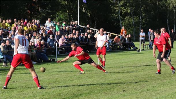 Schleuderball: TuS Grabstede gegen den Mentzhauser TV