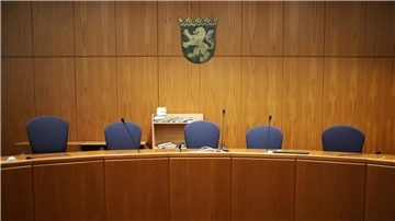 Im Landgericht in Frankfurt am Main wird ein Mordfall erneut verhandelt.