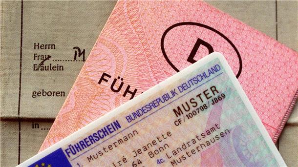 Im Laufe der nächsten Jahre müssen alle alten Führerscheine umgetauscht werden.