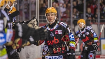 Im letzten DEL-Spiel bejubelten die Fischtown Pinguins um Topscorer Ziga Jeglic sechs Tore und verloren trotzdem gegen Nürnberg. Eine sehr ungewöhnliche Partie.