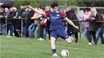 Abdullah Gürbüz spielt Fußball für den TuS Einswarden