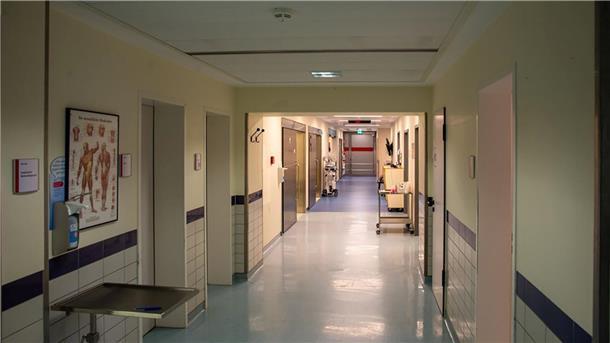 Im Meppener Krankenhaus hat die falsche Ärztin sich in der Unfallchirurgie beworben - erfolgreich.
