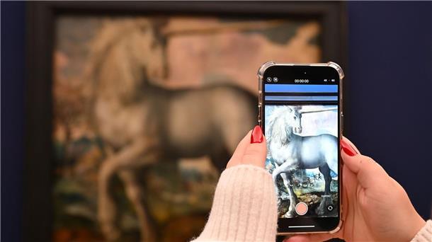 Im Museum Barberini beschäftigt sich eine Ausstellung mit dem Fabeltier. 