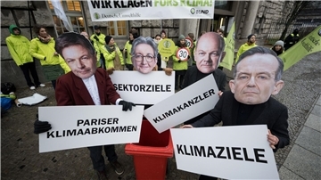 Im November 2023 hatte das OVG Berlin-Brandenburg geurteilt, dass die Regierung ein Klima-Sofortprogramm in den Sektoren Verkehr und Gebäude auflegen muss.