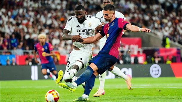 Toni Kroos verteidigt Rüdiger: Hat niemanden umgebracht Im Pokalfinale gegen den FC Barcelona leistete sich Antonio Rüdiger (l) einen heftigen Aussetzer.