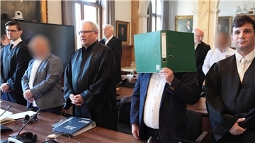 Im Prozess um den Millionen-Betrug beim Hamburger Kupferhersteller Aurubis soll am Montag das Urteil gesprochen werden. (Archivbild)