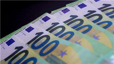 Im Rahmen des Finanzausgleichs zwischen den 16 Bundesländern wurden 2022 rund 18,5 Milliarden Euro umverteilt. Mit Einzahlungen von fast 9,9 Milliarden Euro trug Bayern die mit Abstand größte Last.