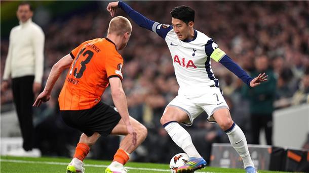Im Rückspiel ist Stürmer Heung-Min Son (r) nicht dabei