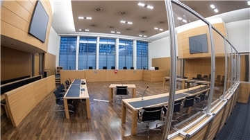 Im Saal 141 des Landgerichts Braunschweig findet unter Ausschluss der Öffentlichkeit der Prozess statt.