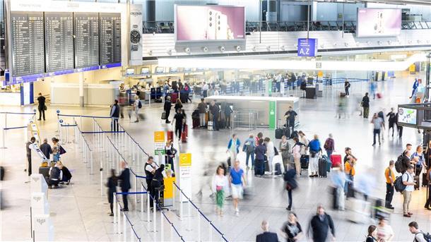 Zahl der Passagiere am Flughafen Frankfurt erneut gestiegen Im September 2023 sind deutlich mehr Menschen als im Vorjahr vom Flughafen in Frankfurt abgeflogen.