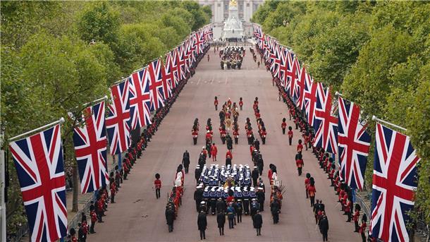 Royals: Was steht im ersten Jahr ohne die Queen an? Im September nahmen Großbritannien und die Welt Abschied von Queen Elizabeth II.