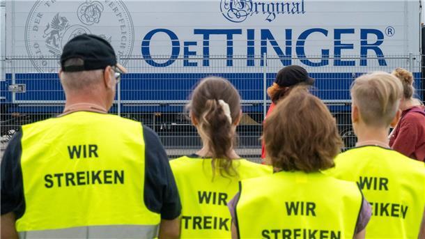 Oettinger setzt auf Schlichtungsangebot der Gewerkschaft Im Tarifstreit bei der Brauerei Oettinger legte die Gewerkschaft NGG nach eigenen Angaben nun ein Schlichtungsangebot vor.