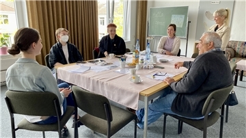 Im Team herrscht immer gute Laune. „Wir unterstützen uns gegenseitig, einer für den anderen“, sagt Gemeindemitarbeiter Reinhold Grünholz.
