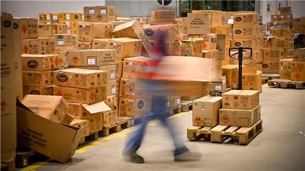 Im vergangenen Jahr musste die Firma Comet bereits ausgelieferte Feuerwerksware bundesweit mit einem logistischen Kraftakt wieder nach Weddewarden zurückholen.