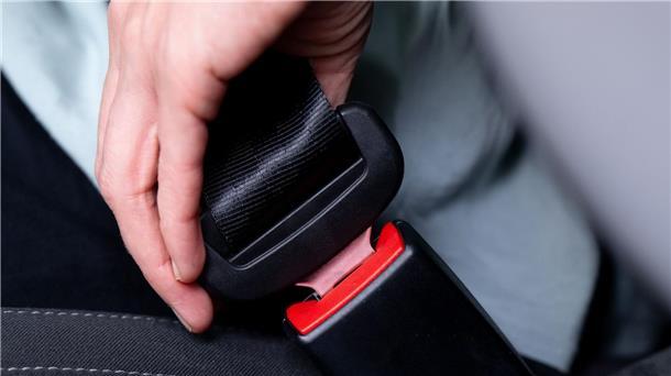 Im vergangenen Jahr waren mehr als 98 Prozent der Fahrer in Deutschland angeschnallt. Das war nicht immer so.