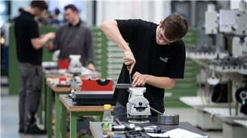 Im Vergleich zum Vorjahr ist die Zahl der Auszubildenden in den Industriebetrieben und Handelsunternehmen der Wesermarsch um 15,4 Prozent gestiegen.
