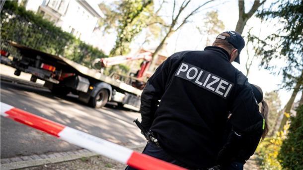 Getöteter Taxifahrer: Verdächtiger in U-Haft Im Fall des tödlichen Angriffs auf einen Taxifahrer in Berlin-Grunewald hat die Mordkommission einen Ermittlungserfolg.
