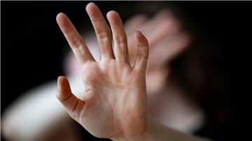 Immer mehr Männer müssen ausziehen oder Abstand halten, weil sie ihrer Partnerin Gewalt angetan oder angedroht haben.
