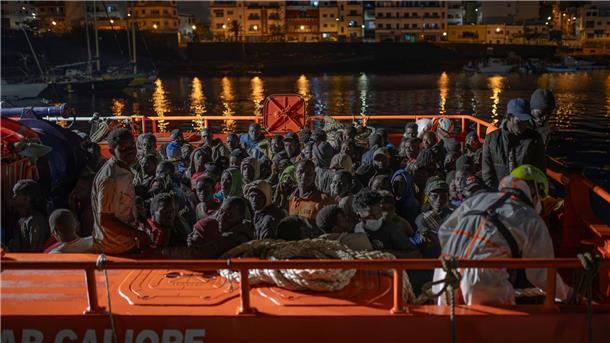 Wohl Dutzende Tote nach Bootsunglück vor Kanaren Immer mehr Migranten aus Afrika steuern die Kanaren an. (Archivbild)