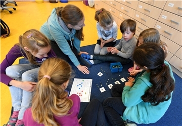 Immer mehr Schüler brauchen im Unterricht Hilfe. Auch weil die Förderschulen für lernschwache Kinder aufgelöst wurden. Dafür muss der Kreis jetzt viel Geld ausgeben.