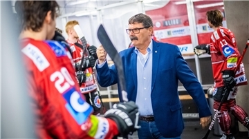 Immer mittendrin: Alfred Prey, Teammanager der Fischtown Pinguins.