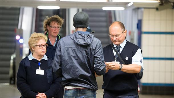 Gruppe von Kontrolleuren