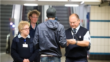 Gruppe von Kontrolleuren